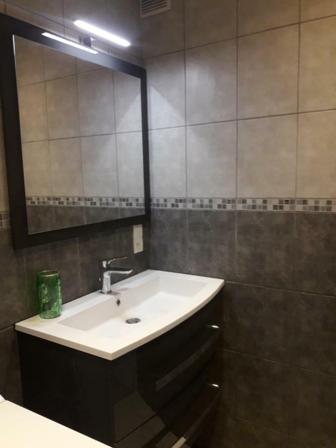 Crystal Apartment โทนง-เลส์-แบงส์ ภายนอก รูปภาพ