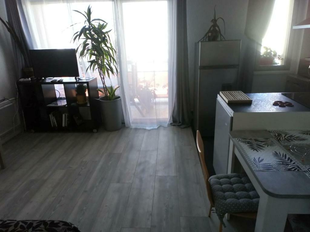 Crystal Apartment โทนง-เลส์-แบงส์ ภายนอก รูปภาพ