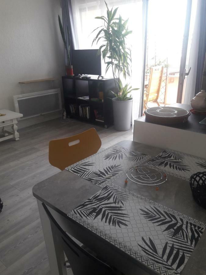 Crystal Apartment โทนง-เลส์-แบงส์ ภายนอก รูปภาพ